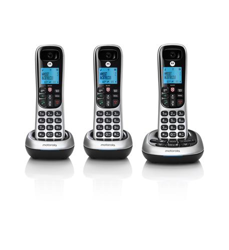 MOTOROLA CD4013 CD4 Series Digital Cordless Telephone with Answering Machine (3 Handsets)